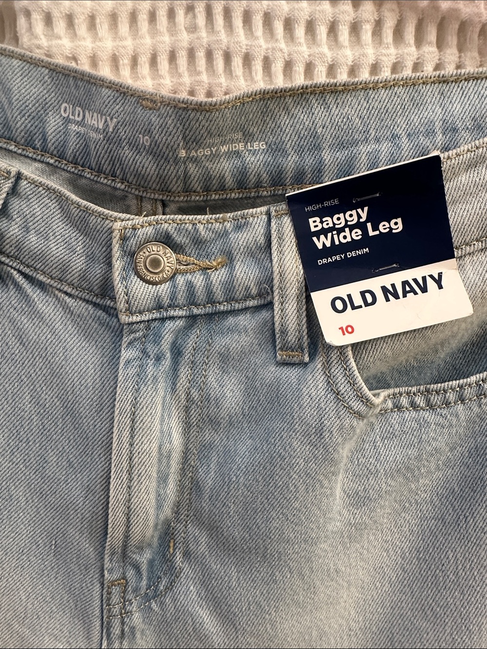 NWT Old Navy Light Blue Baggy Wide-Leg High-Rise Drapey Denim Jeans - Size 10 - Picture 3 of 6